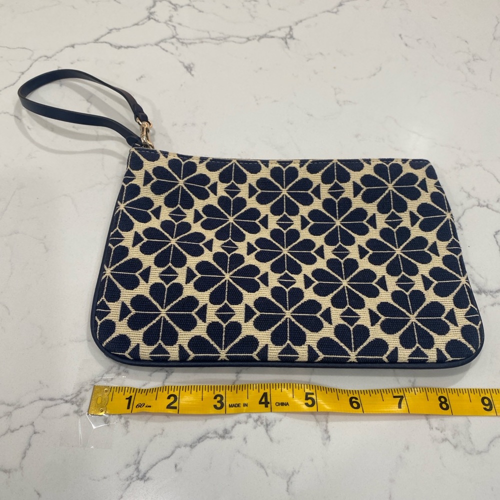 kate spade navy and cream floral wristlet clutch